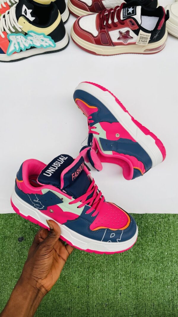 ODOGWU ADULT SNEAKERS  
( unisex )