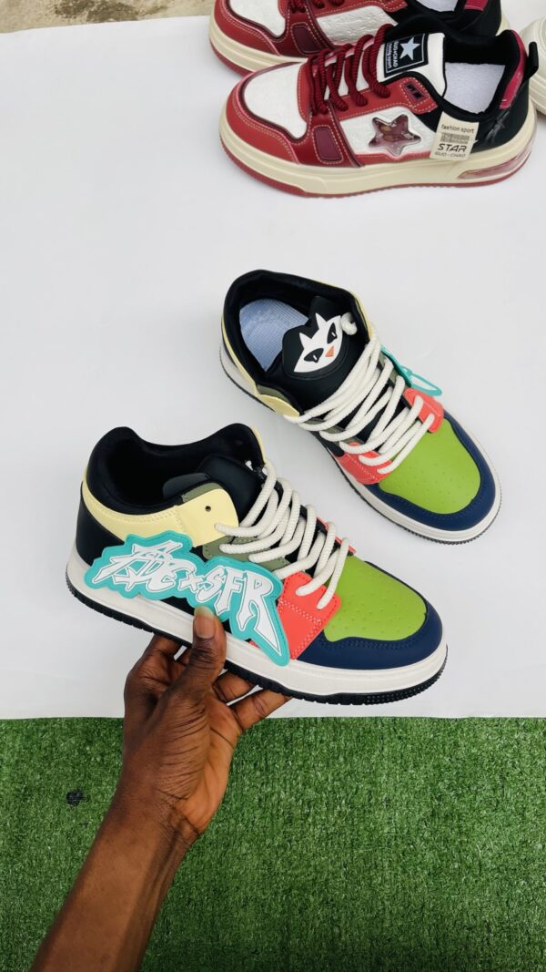 ODOGWU ADULT SNEAKERS  
( unisex )