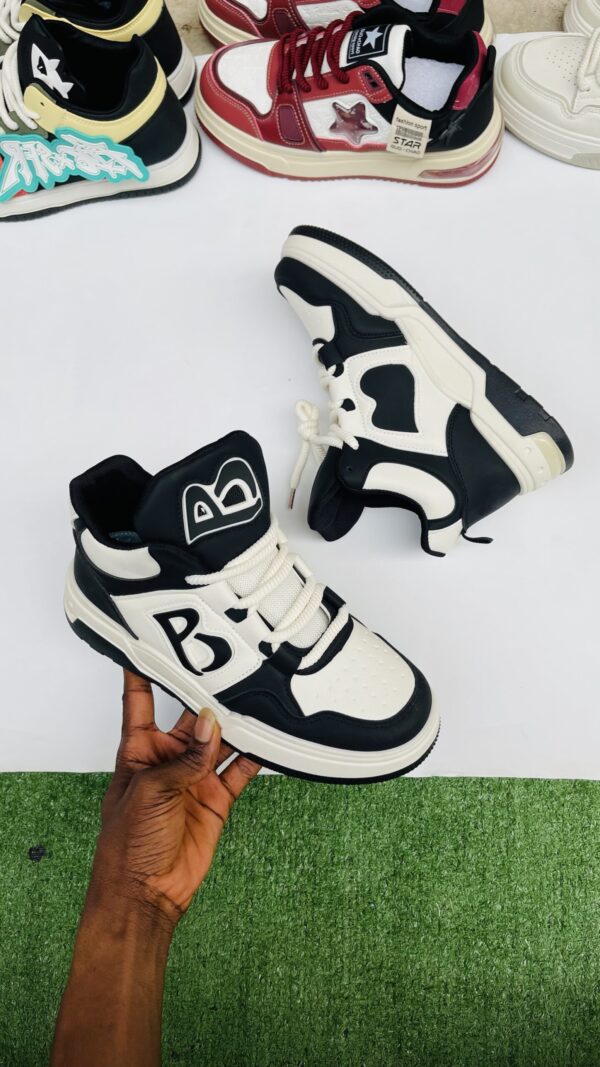 ODOGWU ADULT SNEAKERS  
( unisex )