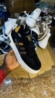 ODOGWU ADULT SNEAKERS  
( unisex )