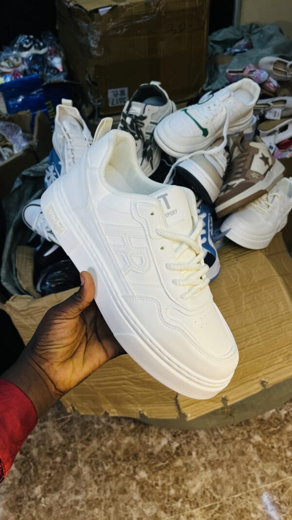 ODOGWU ADULT SNEAKERS  
( unisex )