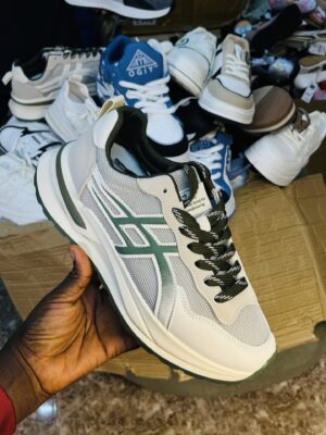 ODOGWU ADULT SNEAKERS  
( unisex )