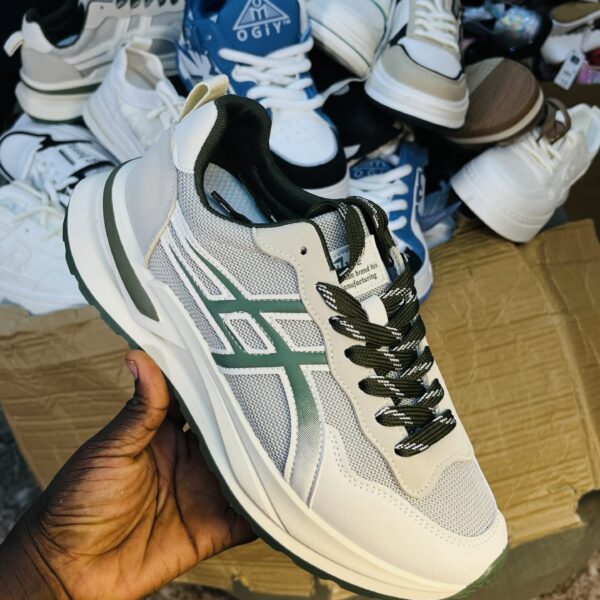 ODOGWU ADULT SNEAKERS  
( unisex )
