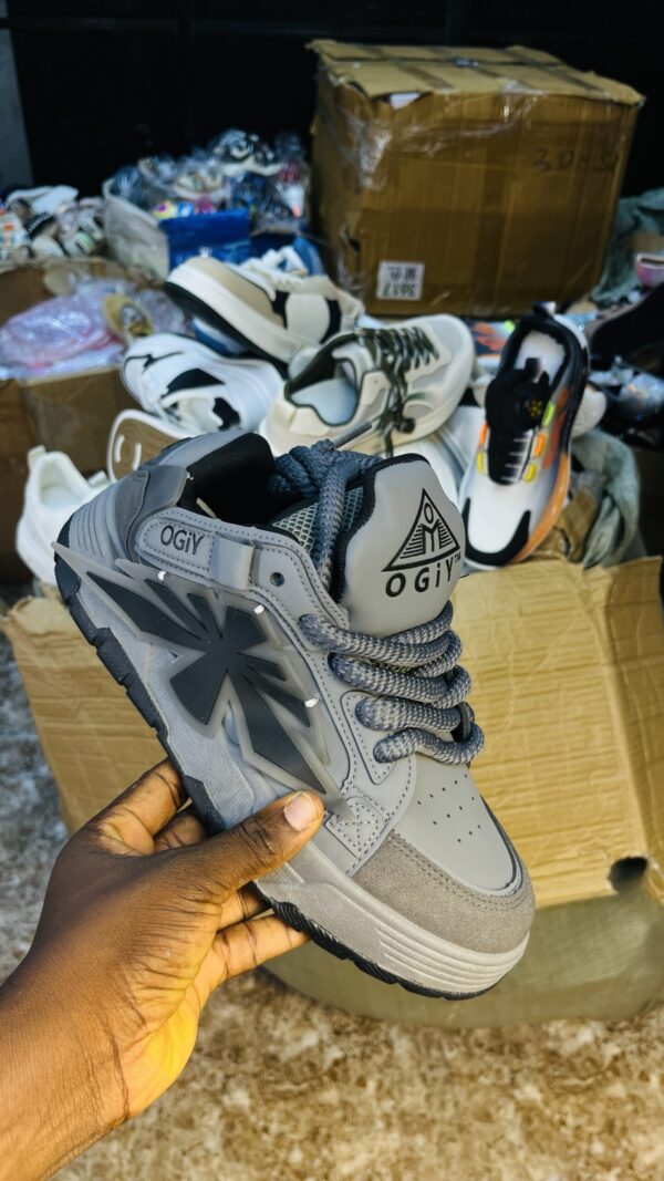 ODOGWU ADULT SNEAKERS  
( unisex )