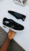 ODOGWU ADULT SNEAKERS  
( unisex )