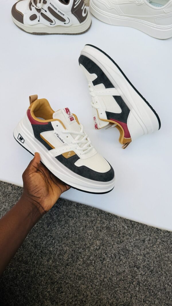 ODOGWU ADULT SNEAKERS  
( unisex )