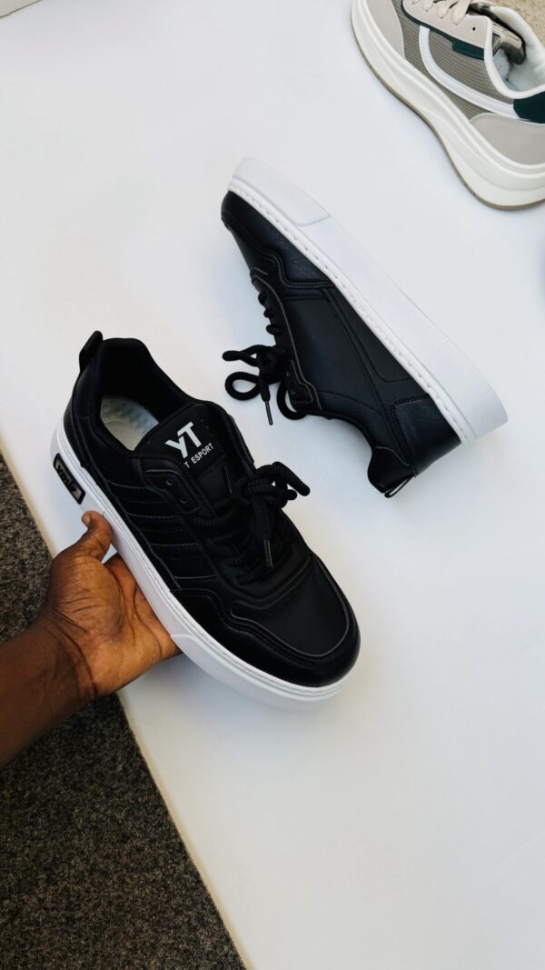 ODOGWU ADULT SNEAKERS  
( unisex )