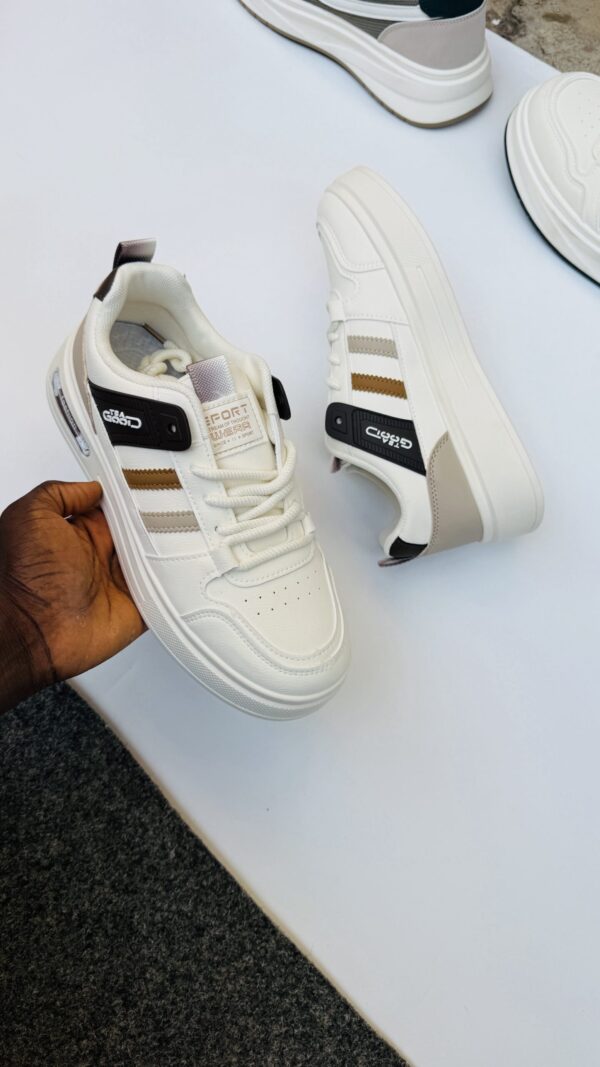 ODOGWU ADULT SNEAKERS  
( unisex )