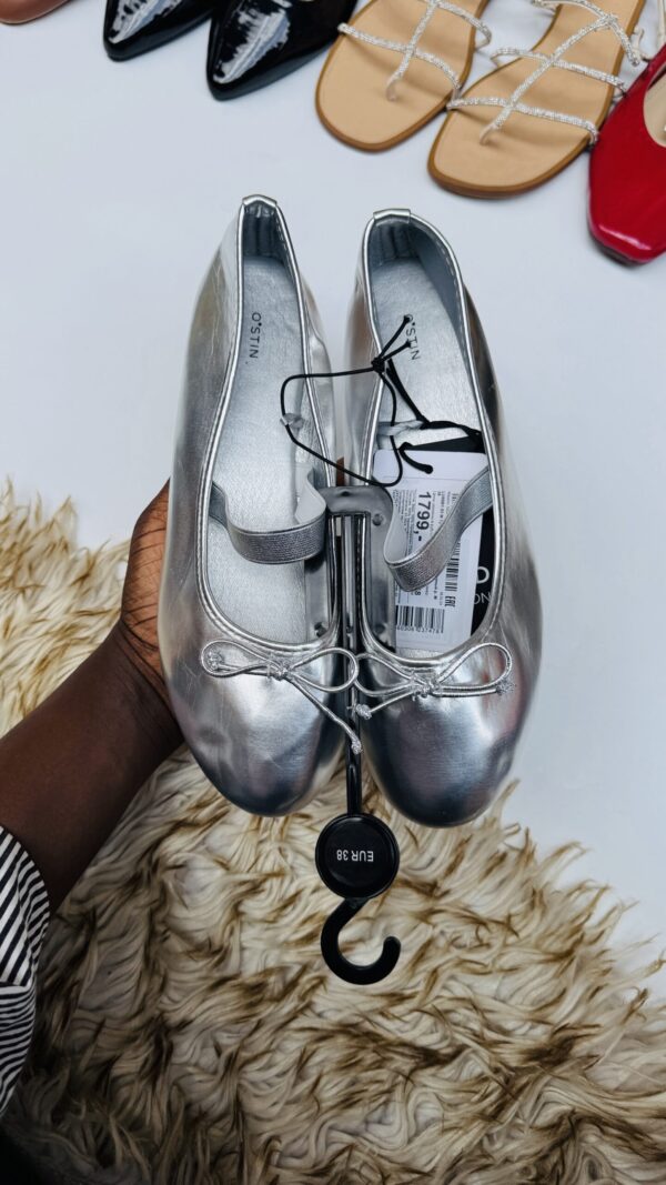 UPGRADED ADULT FLAT SHOES