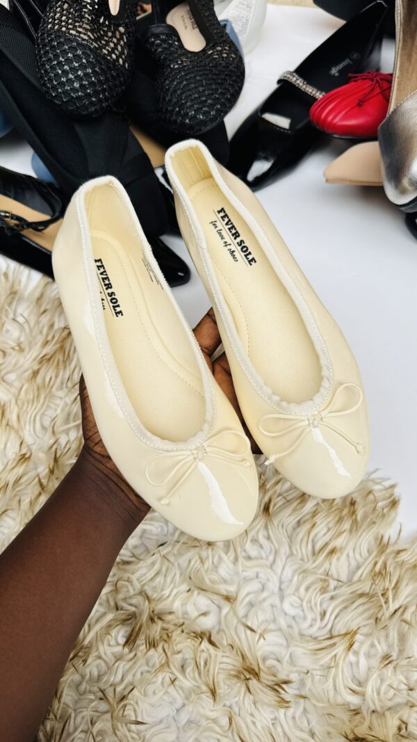 UPGRADED ADULT FLAT SHOES