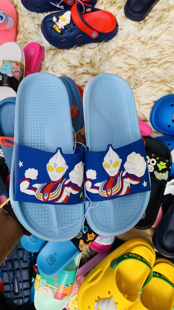 KIDDIES CROCS  / SLIDES