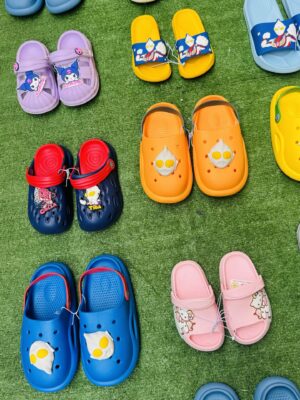 KIDDIES CROCS  / SLIDES