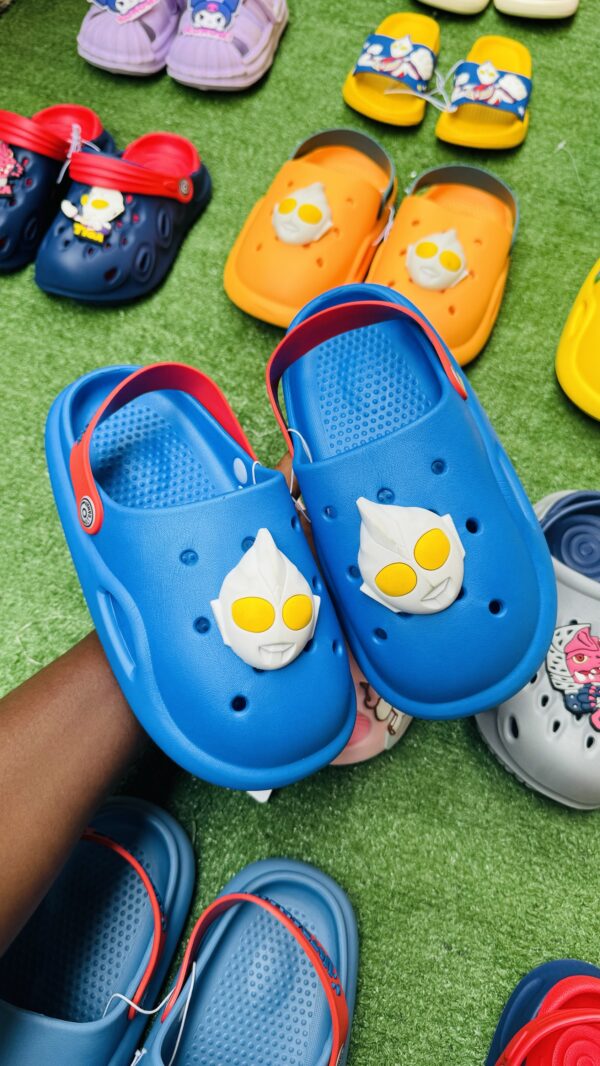 KIDDIES CROCS  / SLIDES