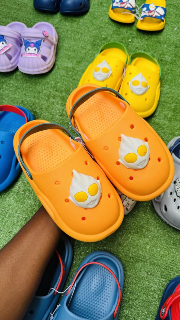KIDDIES CROCS  / SLIDES