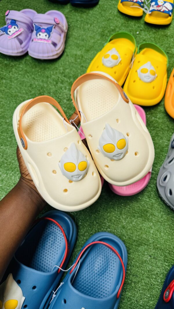 KIDDIES CROCS  / SLIDES