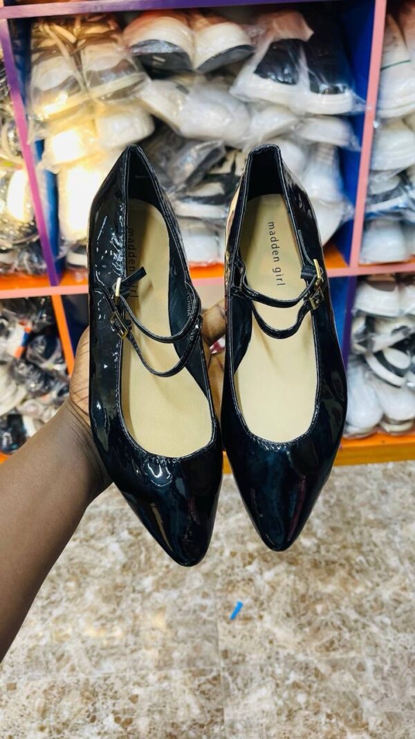 UPGRADED ADULT FLAT SHOES