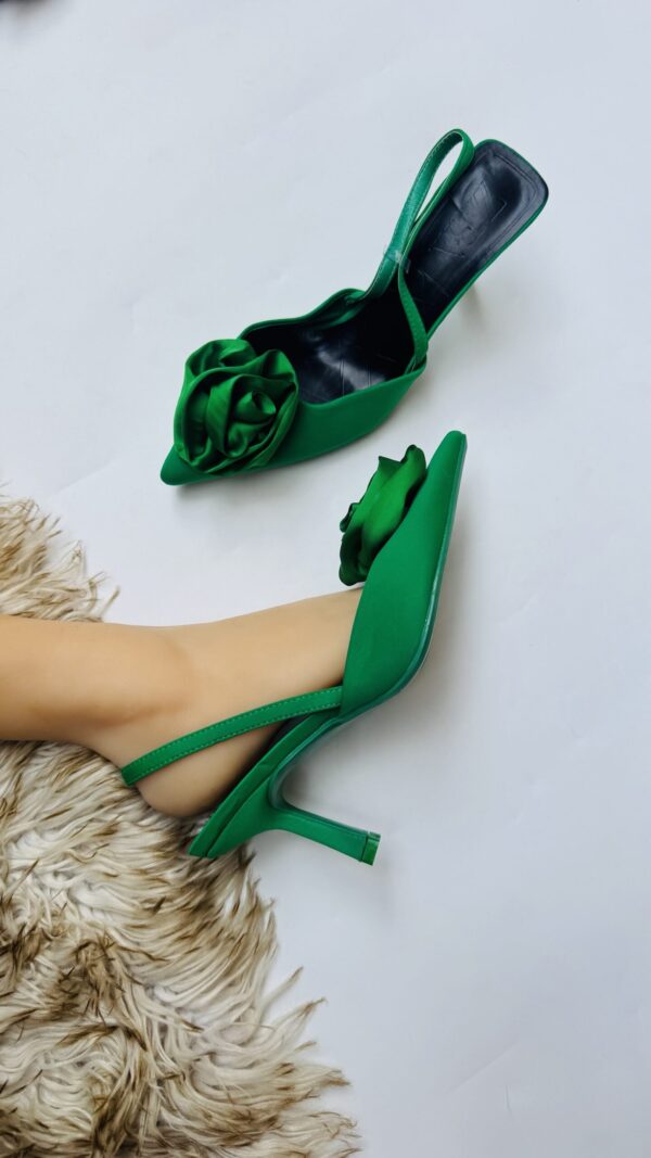 BRANDED HEELS