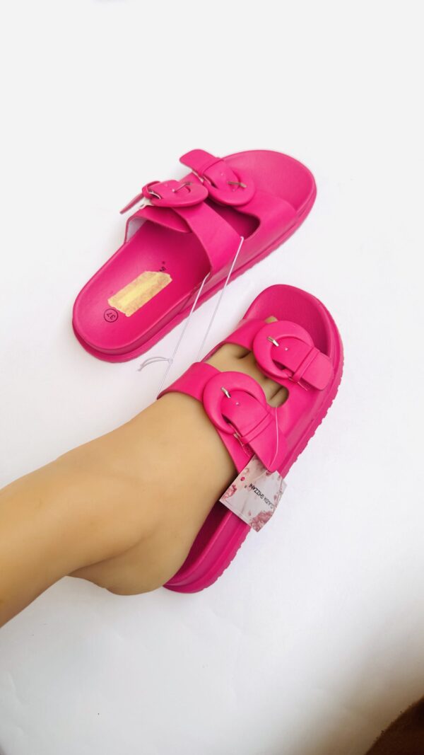 SLIPPERS / SANDALS MIX