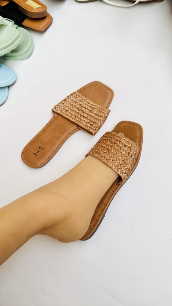 SLIPPERS / SANDALS MIX