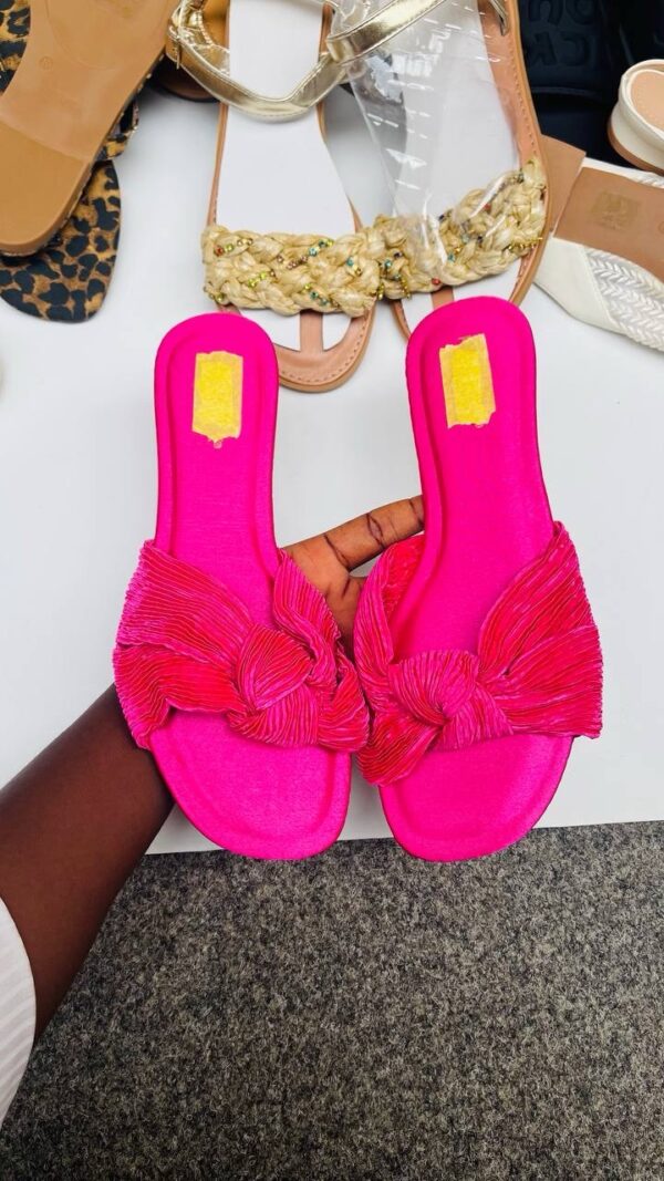 SLIPPERS & SANDALS MIX