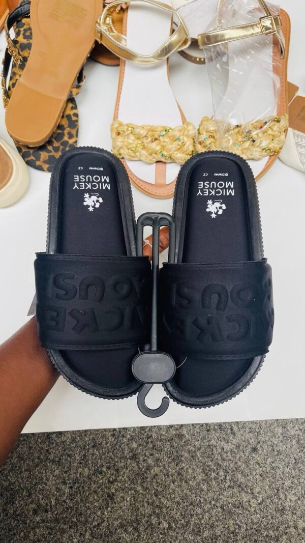 SLIPPERS & SANDALS MIX