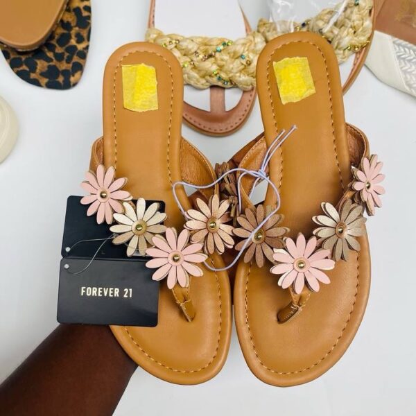 SLIPPERS & SANDALS MIX