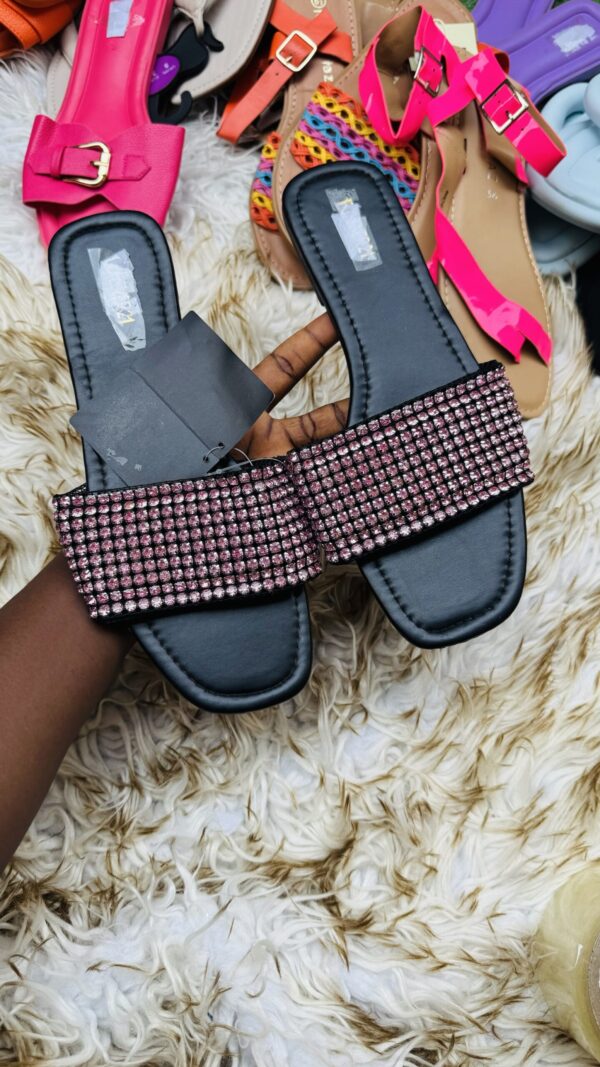 SLIPPERS / SANDALS MIX