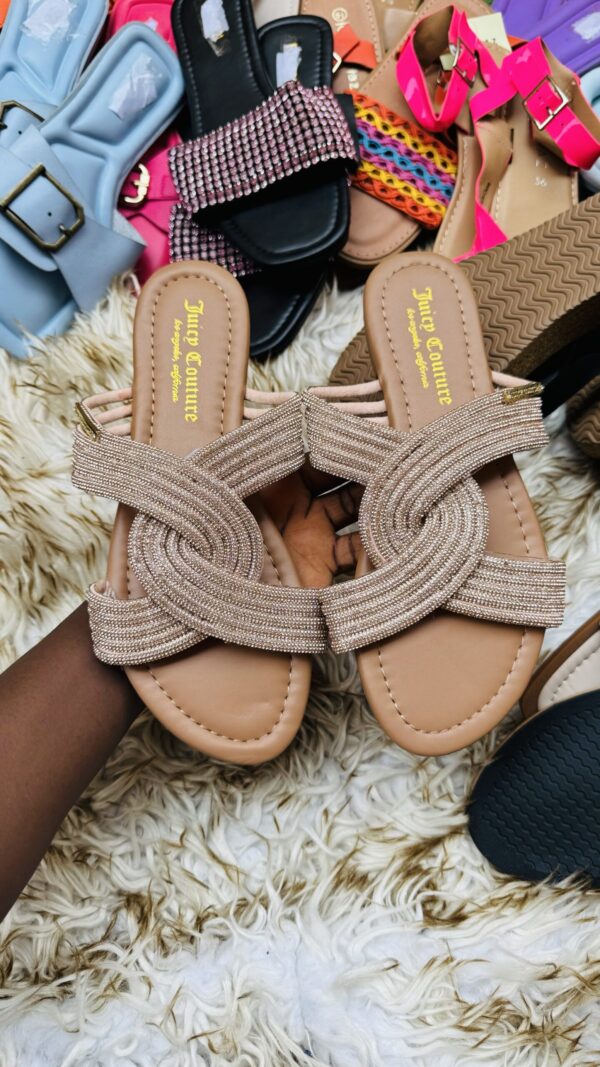 SLIPPERS / SANDALS MIX