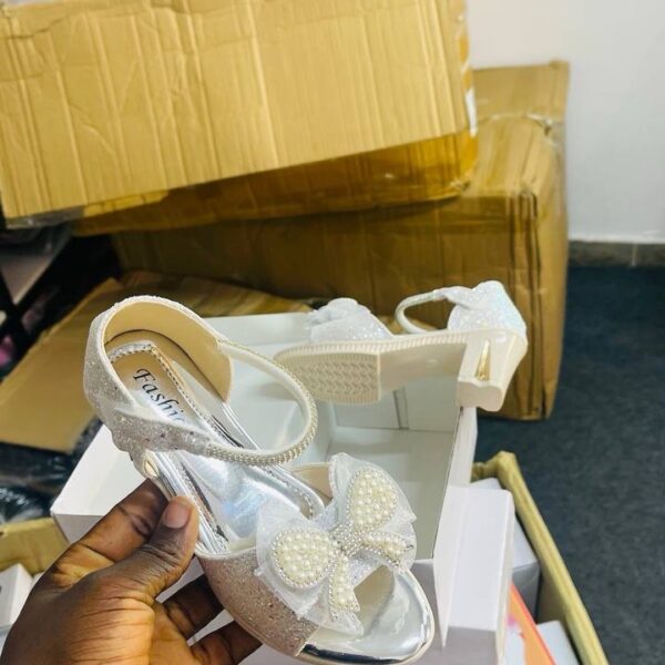 PRETTY GIRLS HEELS SANDALS