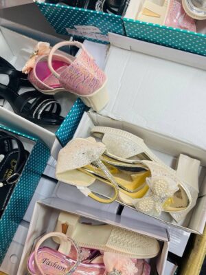 PRETTY GIRLS HEELS SANDALS