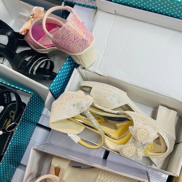 PRETTY GIRLS HEELS SANDALS