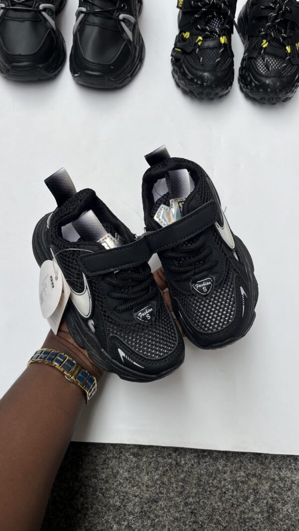 #BLACK KIDDIES SCHOOL SNEAKERS