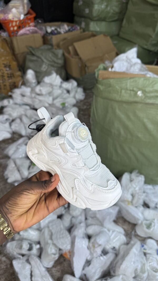 #WHITE KIDDIES SCHOOL SNEAKERS